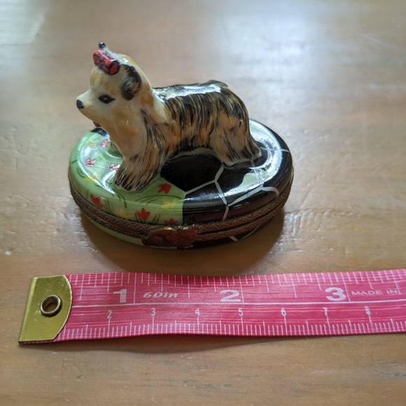 Limoges France box - dog with bow - Picture 3 of 6